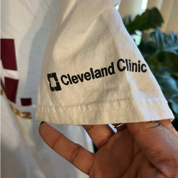 Gildan T-shirt XL Cleveland Cavaliers Let Em Know White 100% Cotton Unisex 2022 - Picture 9 of 10